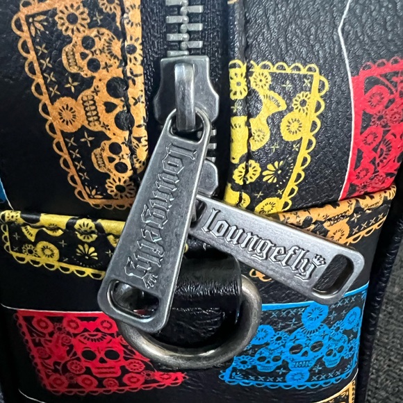 Loungefly Dia de los Muertos Crossbody Purse with strap - Picture 4 of 7